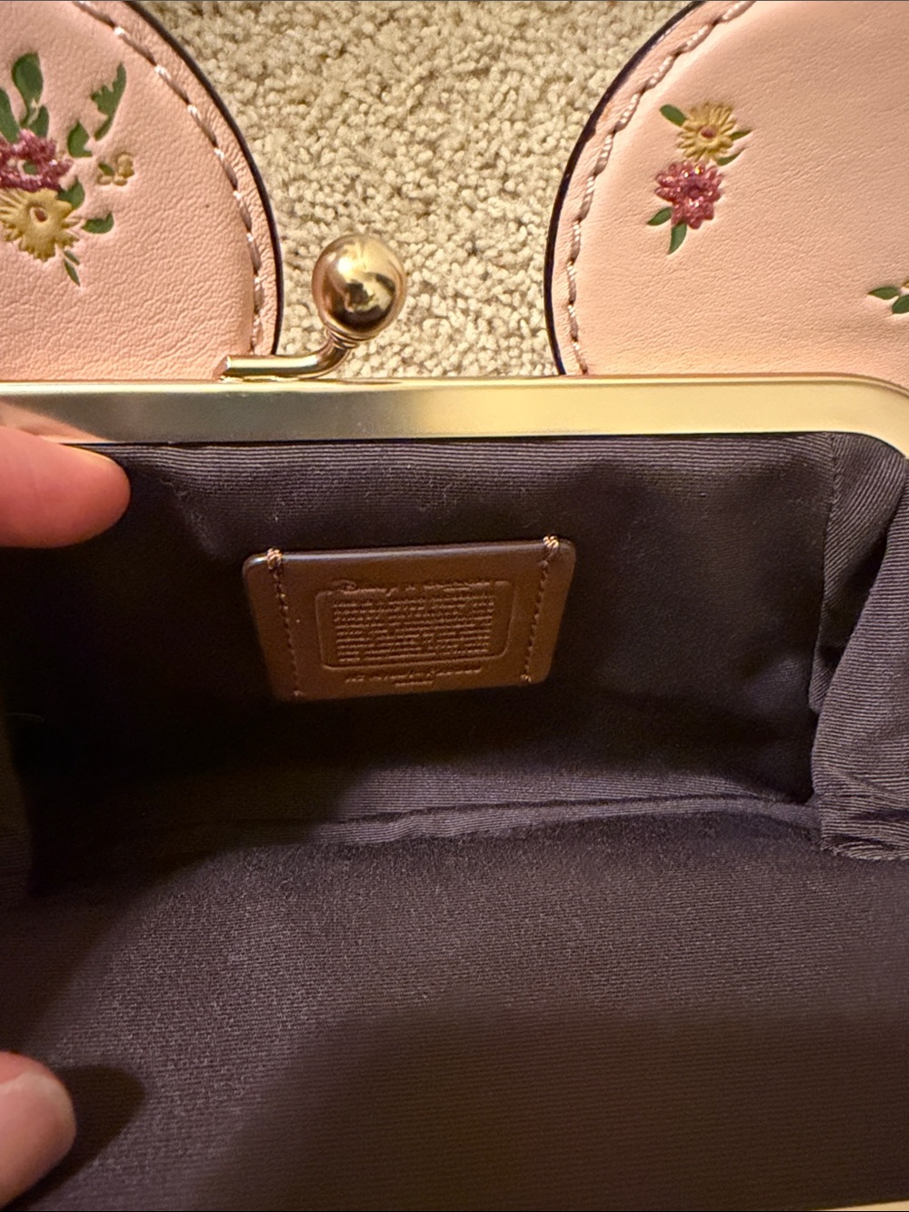 NEW Coach KISSLOCK WRISTLET WITH FLORAL MIX AND MINNIE MOUSE EARS - Picture 12 of 13